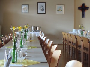 Fasten-Suppe, Freude auf Ostern, “Fürbitte für den Baum” und faire Hasen